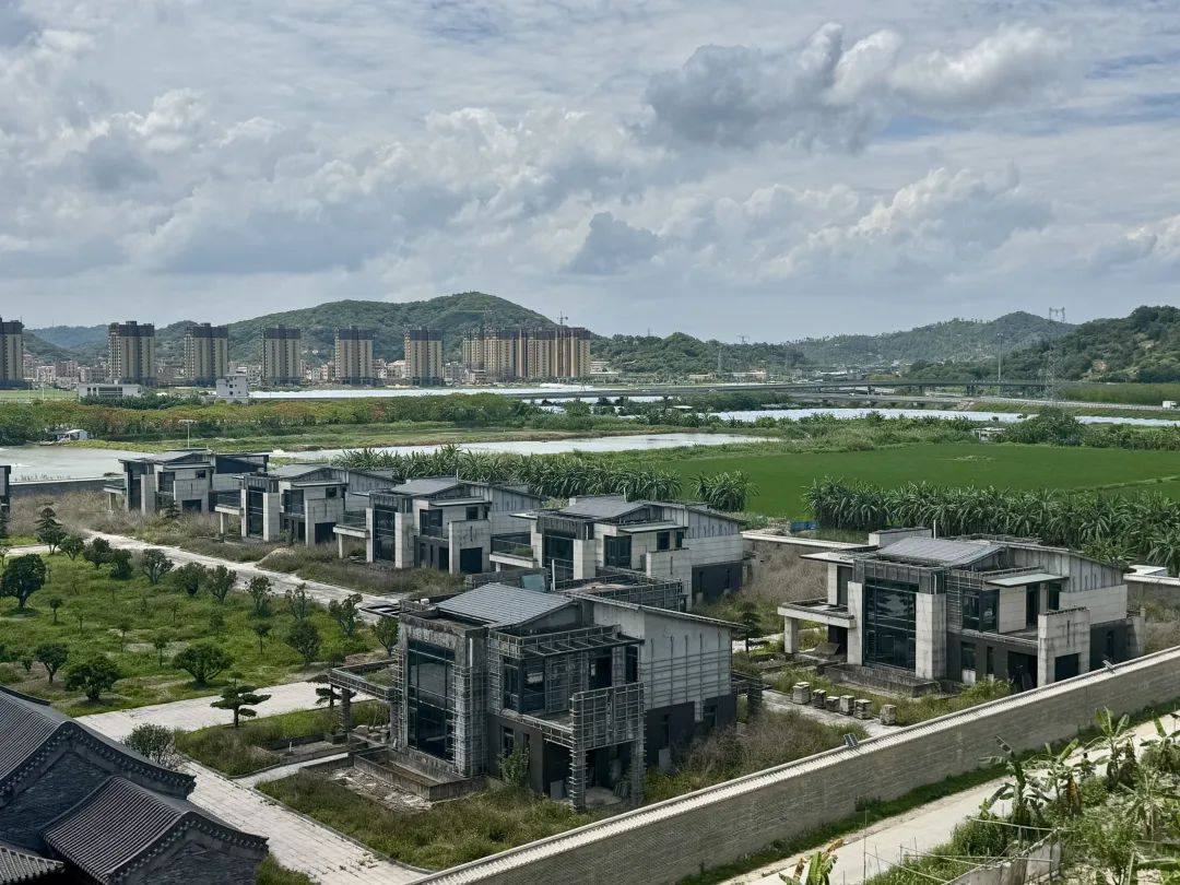 被围观的“英之园”，谁建了潮汕天价违建？