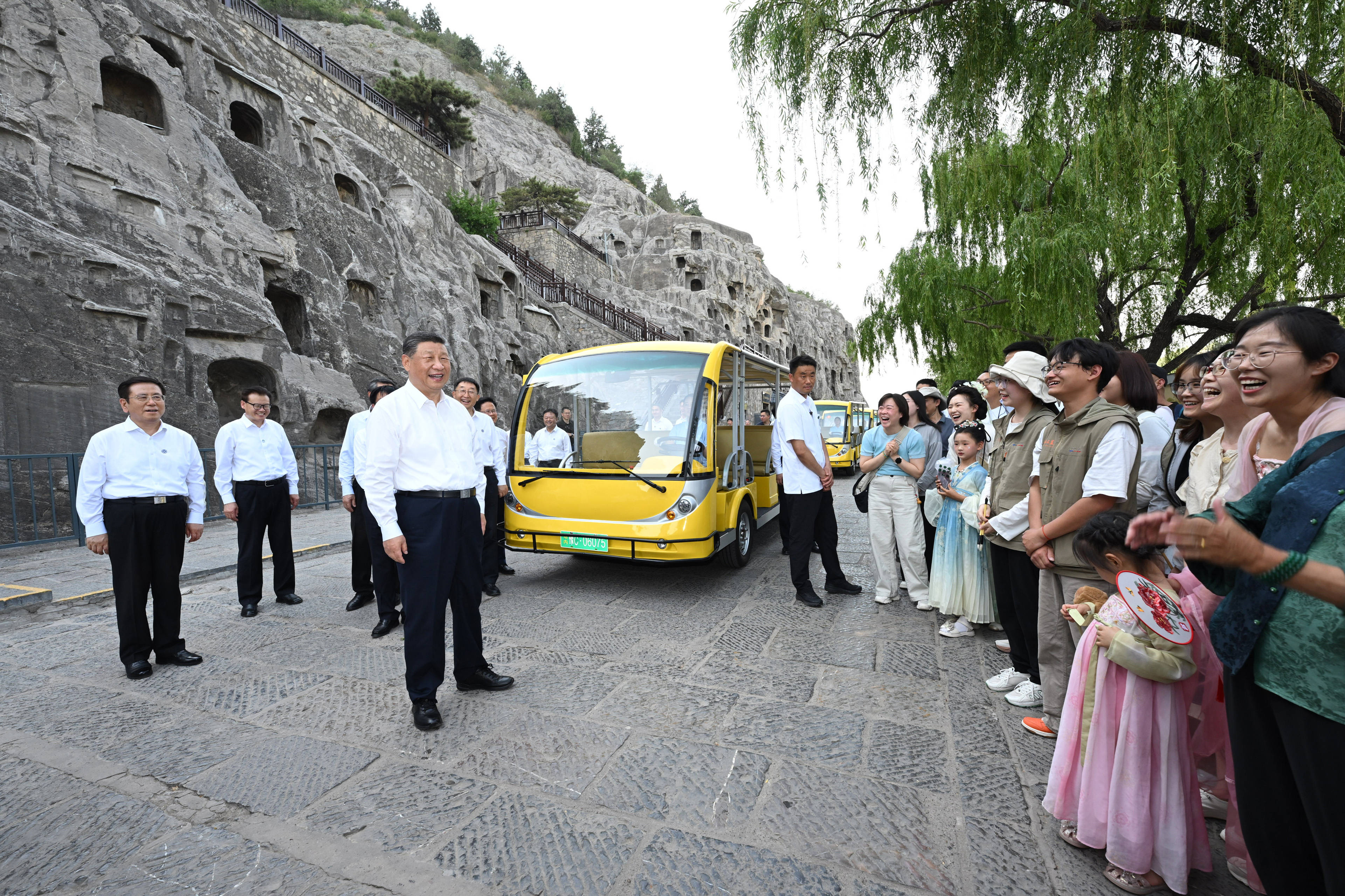 “把历史视角、战略思维，都落实到具体行动上来”——习近平总书记河南考察纪实