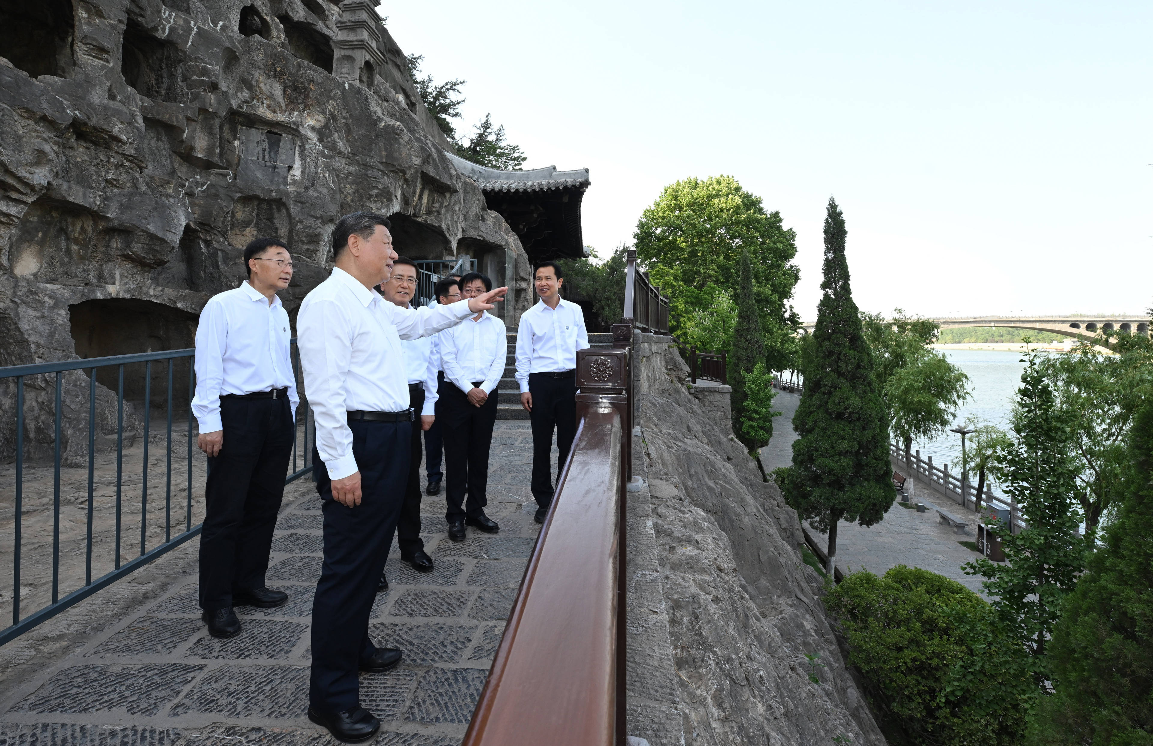 “把历史视角、战略思维，都落实到具体行动上来”——习近平总书记河南考察纪实