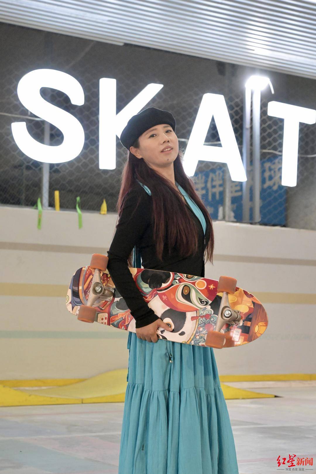 50岁刘阿姨在成都逆风翻盘：从多次病危，到滑板“少女”