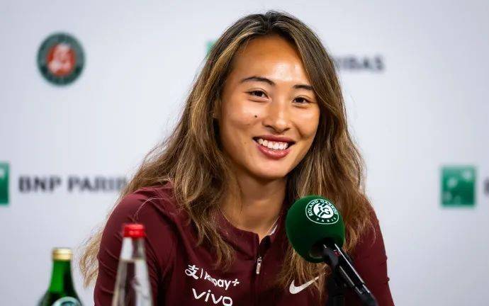 郑钦文谈法网第三轮对阵18岁小将：无论对手是谁，我都会战斗到最后一刻