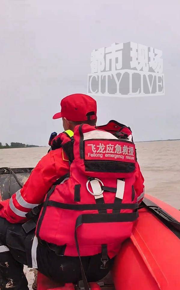 江苏南通一女子跳江轻生获救，22岁男友却不幸溺亡！