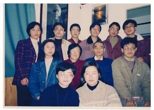 痛别！他因病去世，官网已变为黑白