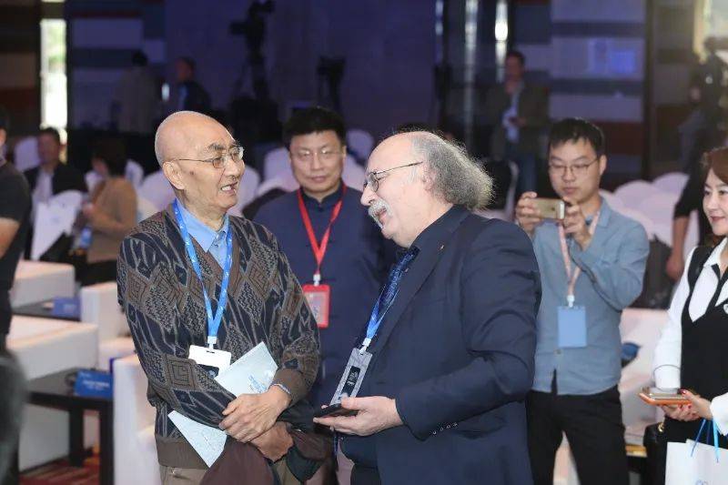 痛别！他因病去世，官网已变为黑白