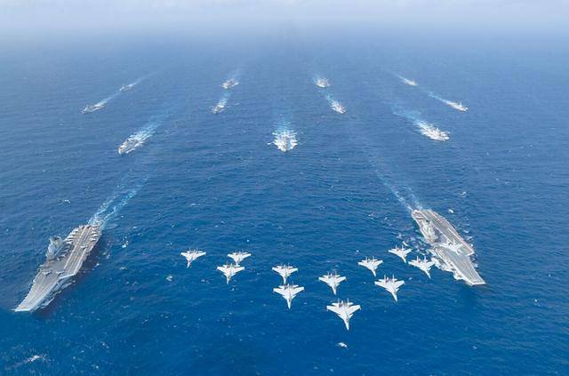 福建舰进度拉满！歼35弹射呼啸升空，岛内的气氛，一下就变了