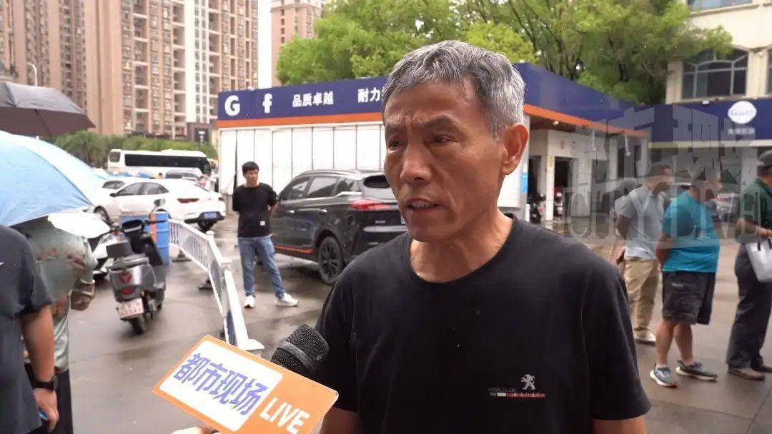 南昌南斯友好路两家“海湾石油”停业，消费者：昨天还加了油！房东：欠了1.3亿