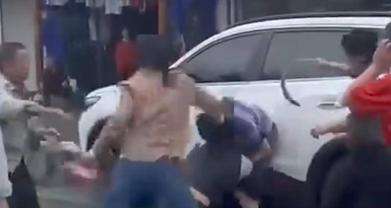 安徽泾县再通报“游客被围殴”：公安、文旅等多位官员被诫勉