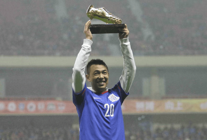 前国脚发声：国足工资只有日韩三分之一，再降就没人踢了！