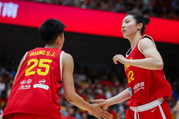 狂胜67分！张子宇16+7杨舒予22分 中国女篮再擒波黑