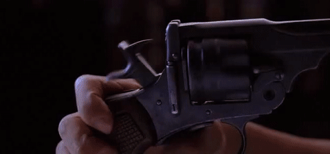 东北老哥耕地捡枪拍抖音，3小时后警察上门：查水表！丨轻武专栏