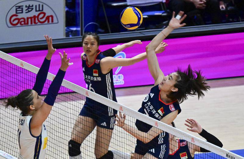 女排世联赛-中国0-3送意大利8连胜 高比分30-32饮恨