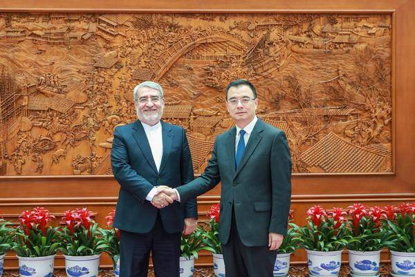 外交部：愿同伊方保持沟通，为恢复中东地区和平与稳定发挥建设性作用