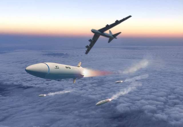 风头盖过歼20！歼10带着新战术亮相航展，美军未来几年都学不会