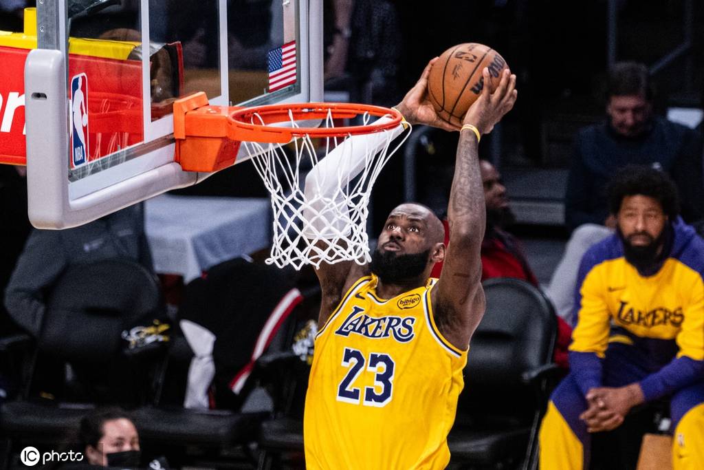 詹姆斯新决定让湖人犯难 特权保卫战恐演变成大交易？