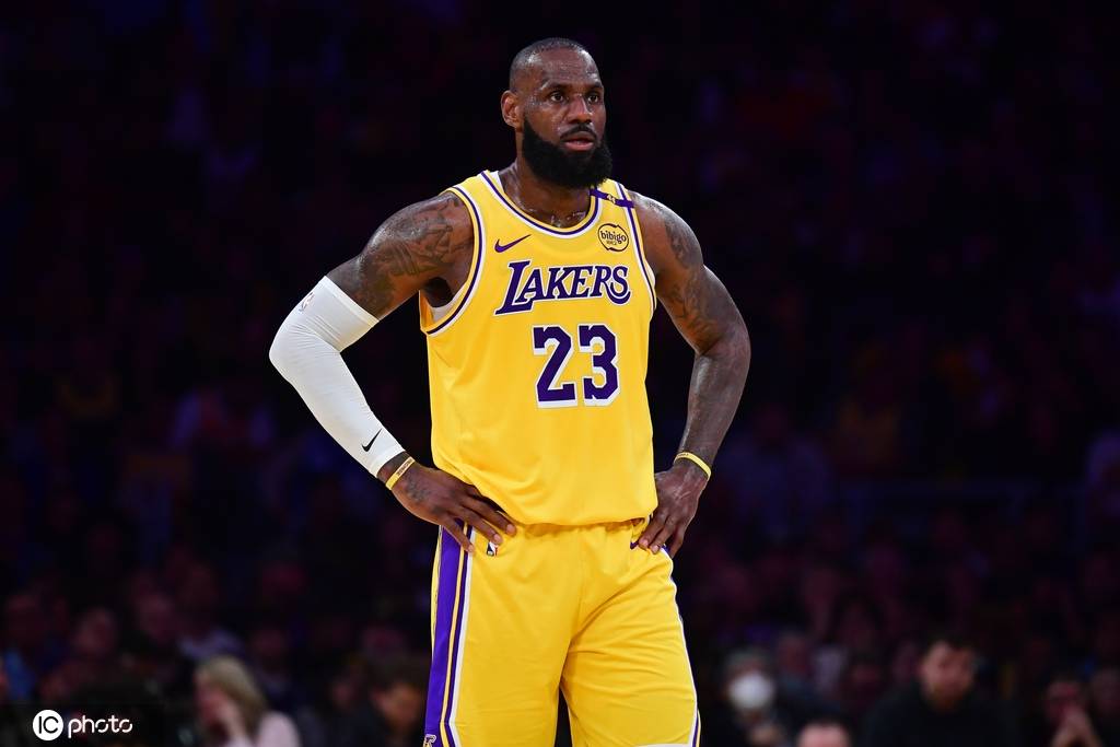 詹姆斯新决定让湖人犯难 特权保卫战恐演变成大交易？