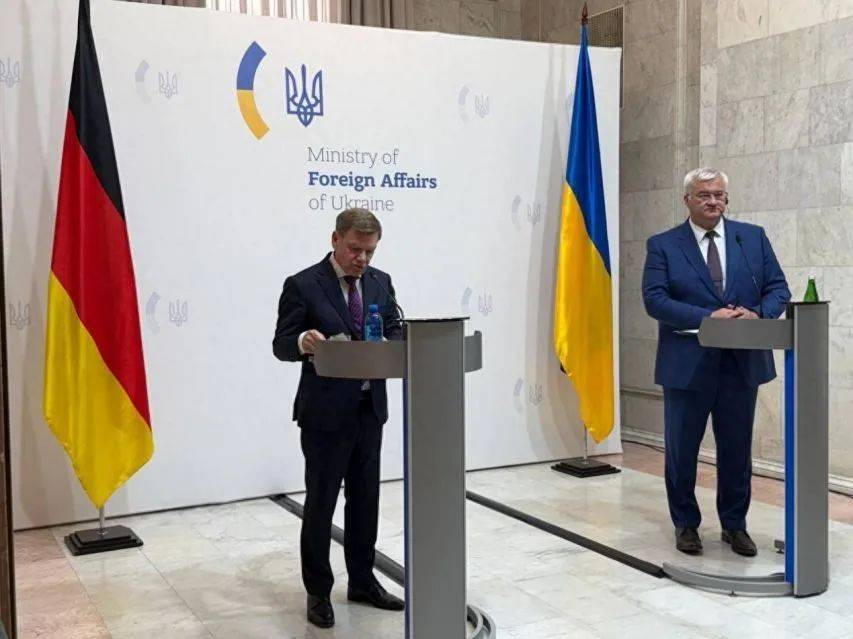 普京出手太狠，俄军狂推943平方公里！德外长送乌克兰一份“大礼”