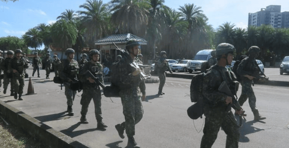 30小时内，78架军机三面围台，解放军大动作，岛内乱成一锅粥了！