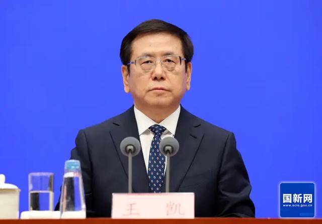 河南省省长：年轻干部要做清正廉洁的干净人，坚决刹住违规吃喝歪风