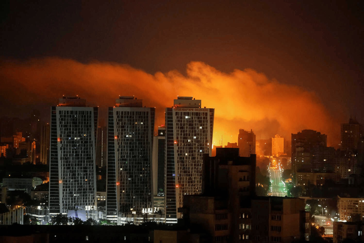 俄军下大血本，三年多首次进攻大城市！基辅居民：世界末日降临？