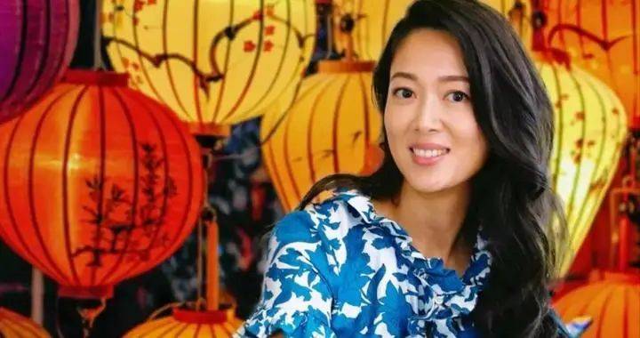 “打败”两个哥哥，48岁首富女儿上位