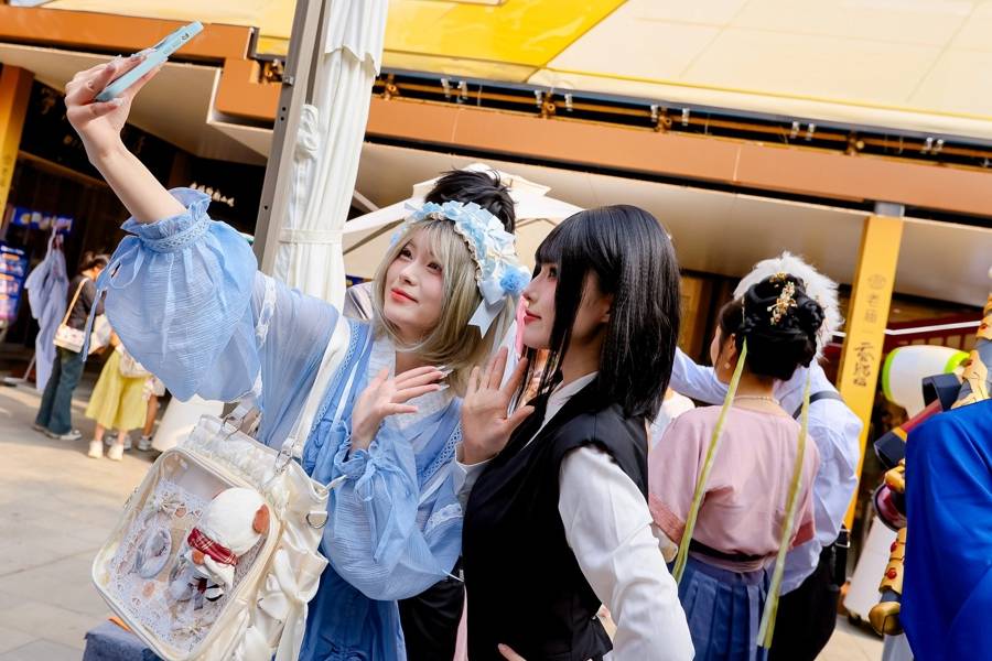 全球首个“痛岛”明天开放！记者提前探营，“RED LAND”燃动创意引擎