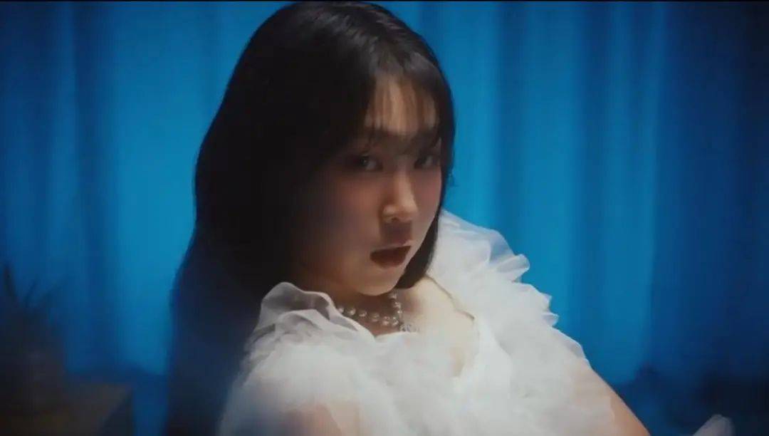 因父亲艺名“小沈阳”与辽宁省会“沈阳”同名，韩国人以为沈佳润是财阀千金