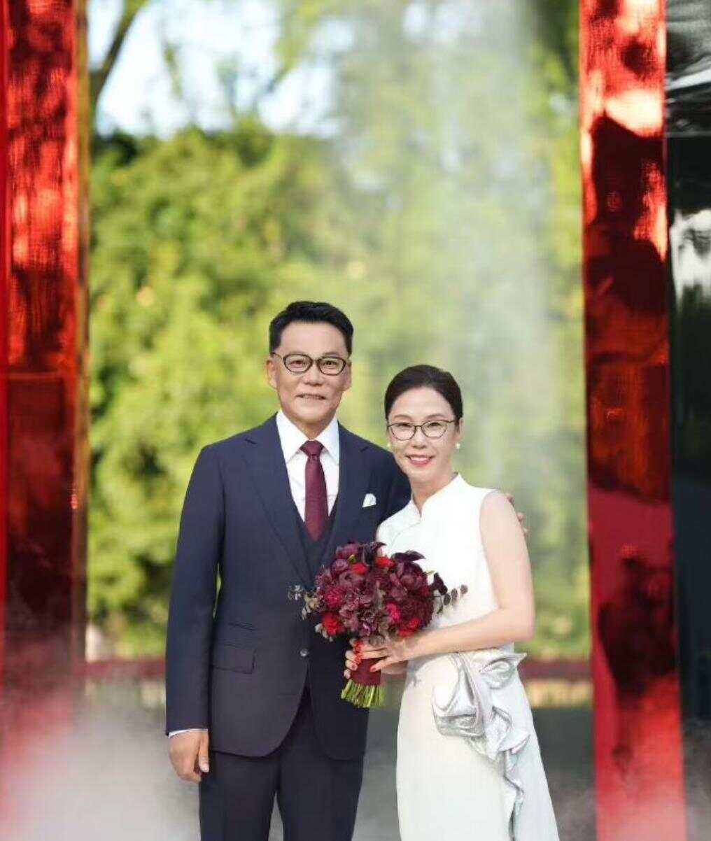 李国庆谈再婚：妻子是北大读书时的“白月光”，追求2次失败，兜兜转转才走到一起，依然相信爱情