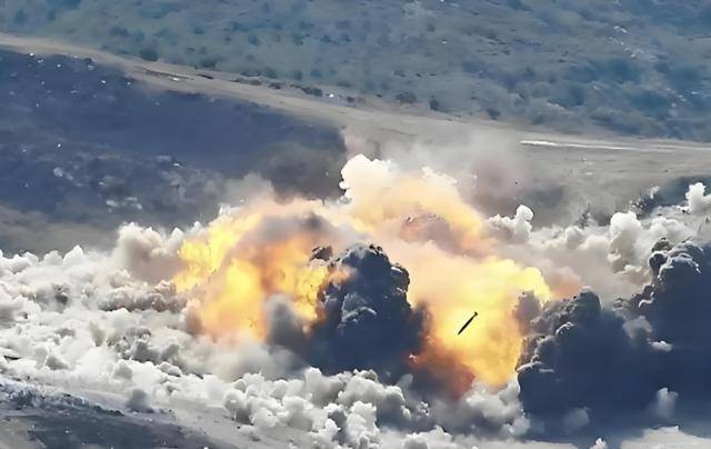 俄军温压弹焚城，普京想要速战速决！日澳积极谋划，10国想派兵