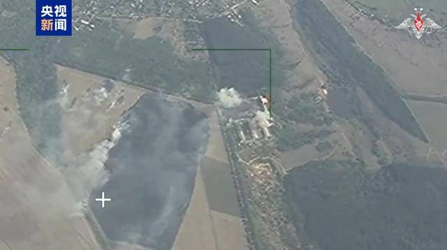 俄称打击乌导弹仓库，乌称袭击俄军炼油厂