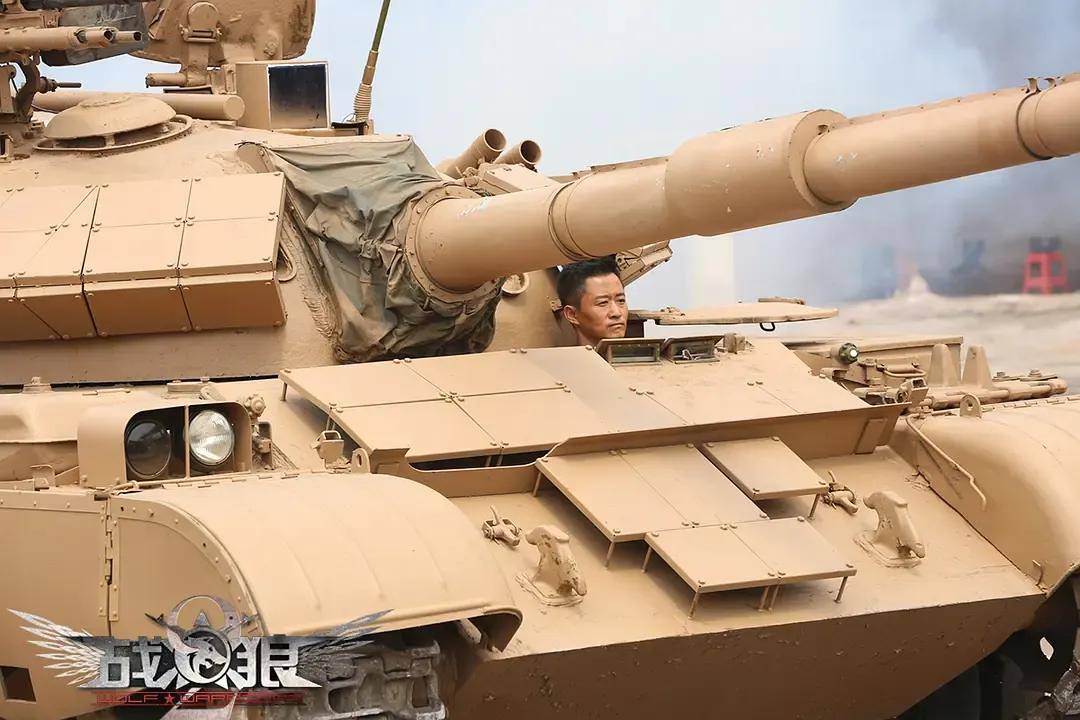 最近突然爆火采访！吴京：坦克没有后视镜的——为啥会被网友喷？