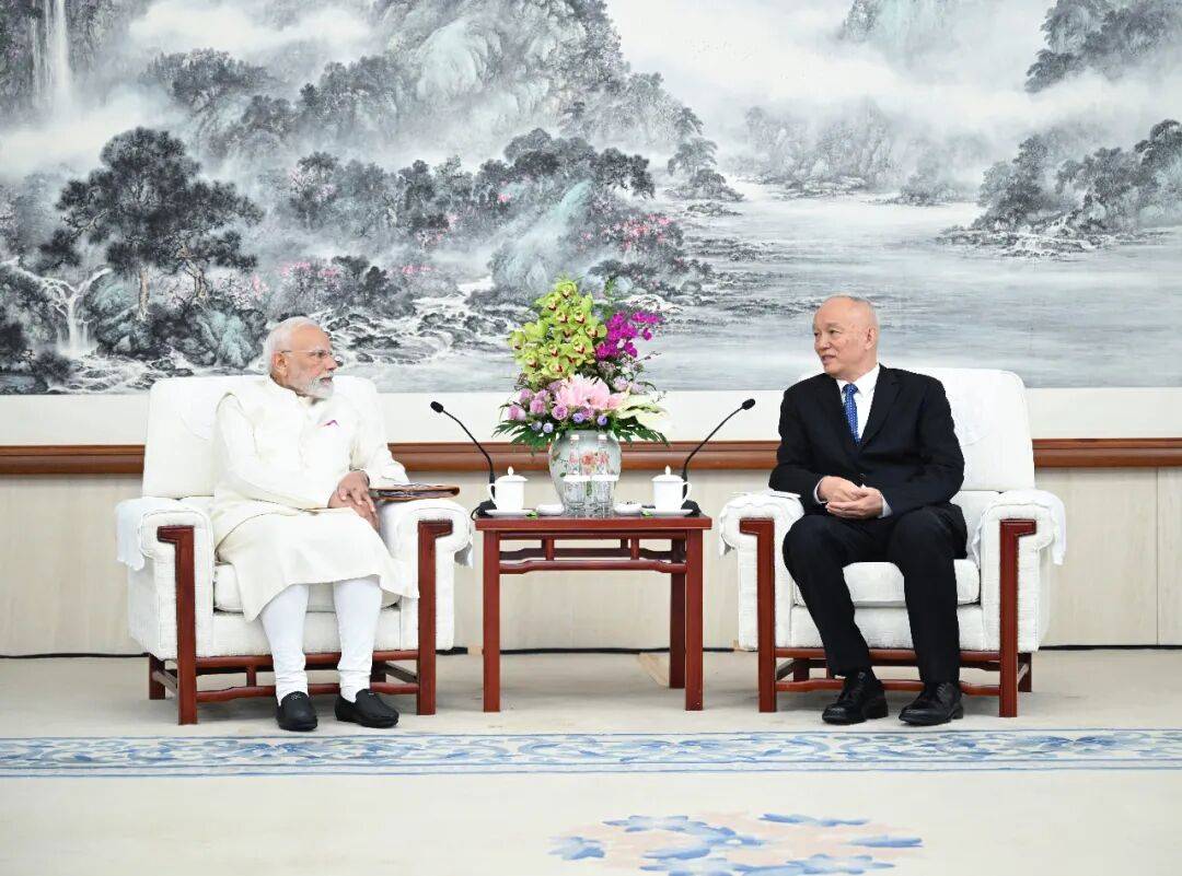 蔡奇会见印度总理莫迪