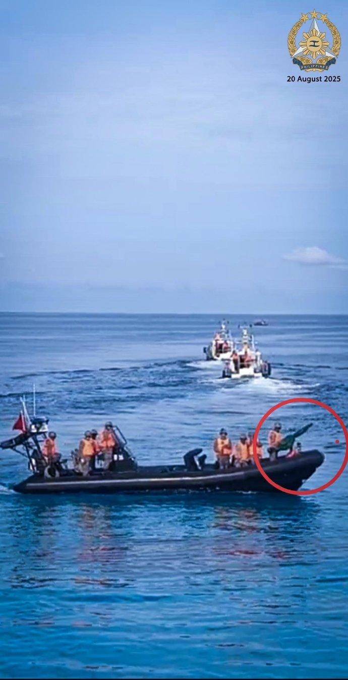 突袭仁爱礁只是虚晃一枪，真正的“杀招”竟在半月礁，菲军很狡猾