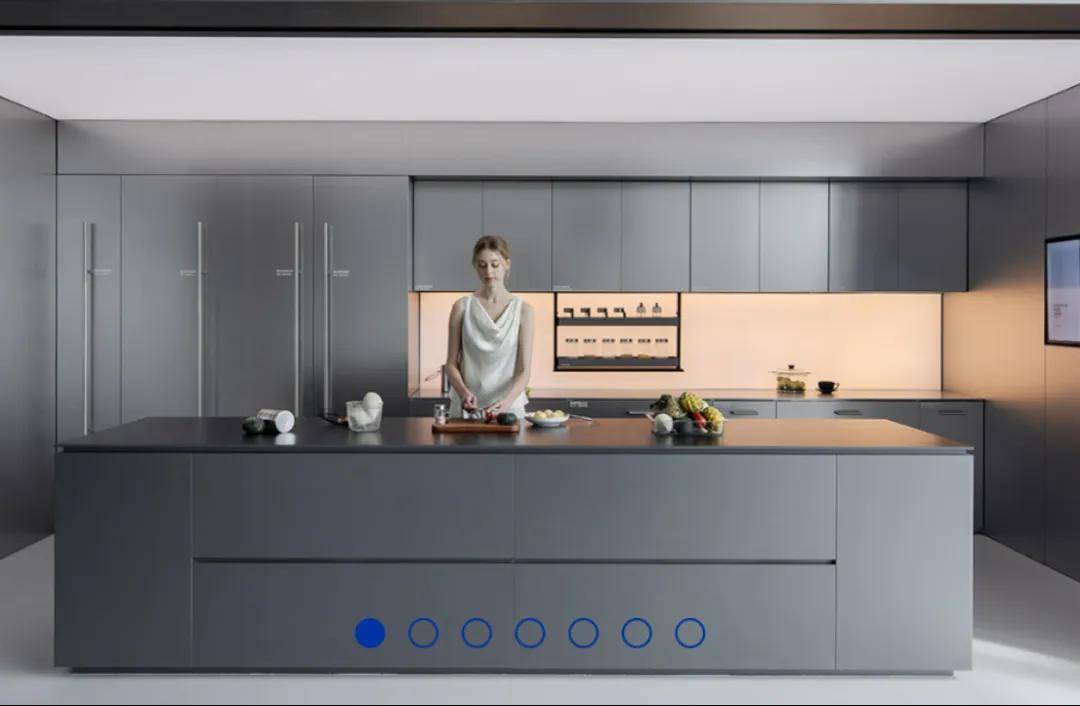 一年净赚5亿！佛山兄妹干出行业第一股，市值超300亿