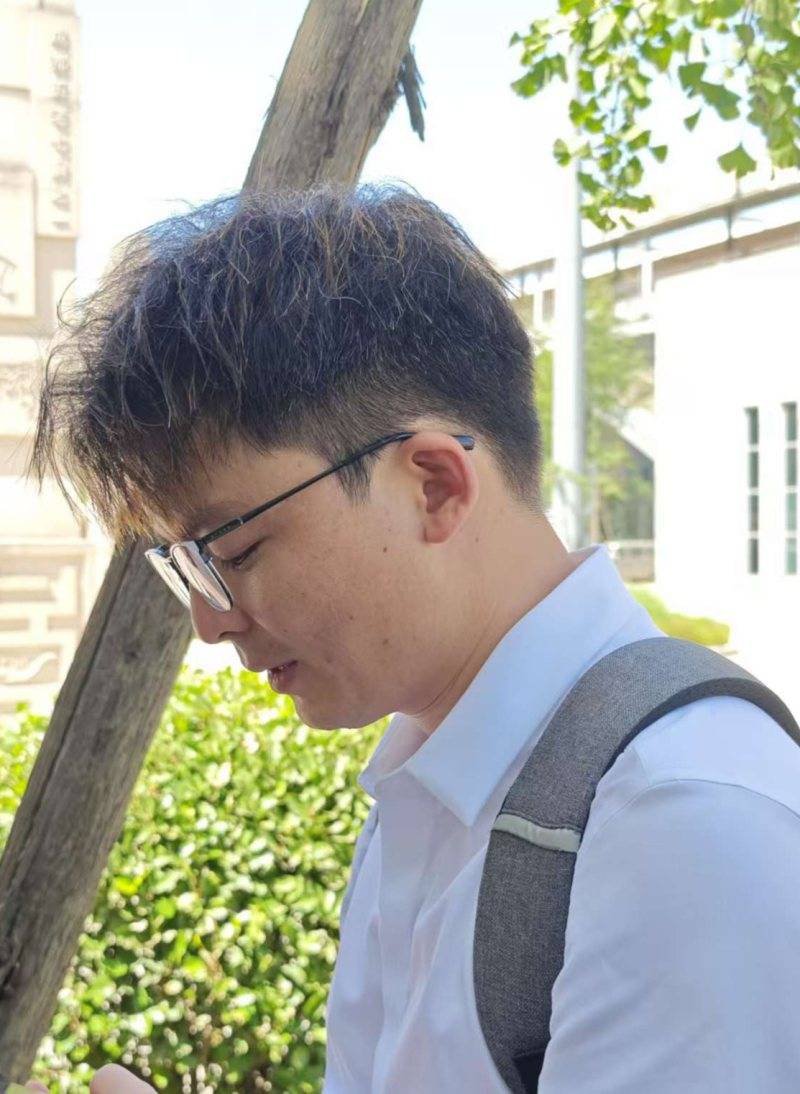 “男子在成都地铁被诬陷偷拍”案二审开庭：新证据出现，将择期宣判