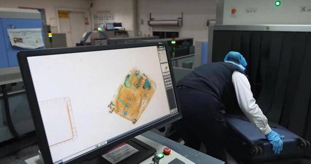 女乘客炫耀带打火机上飞机，安检漏洞该补上｜中听