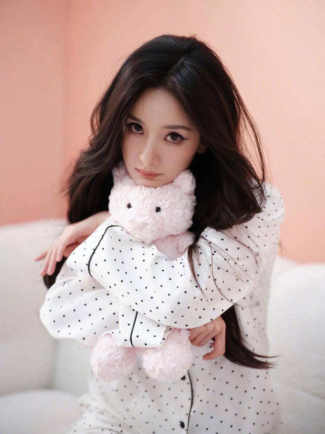 杨幂把钥匙扣扎在马尾上，瞬间实现满39减20！