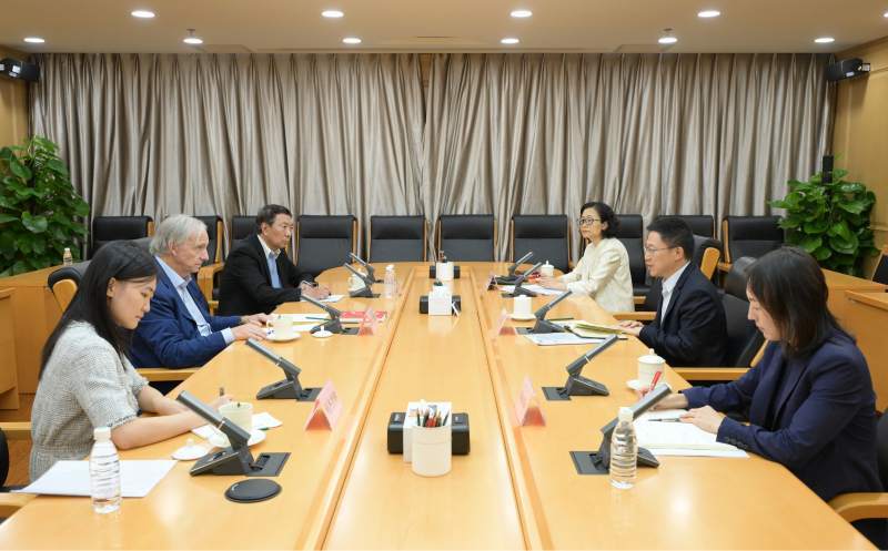 财政部副部长廖岷会见美国桥水基金创始人达利欧