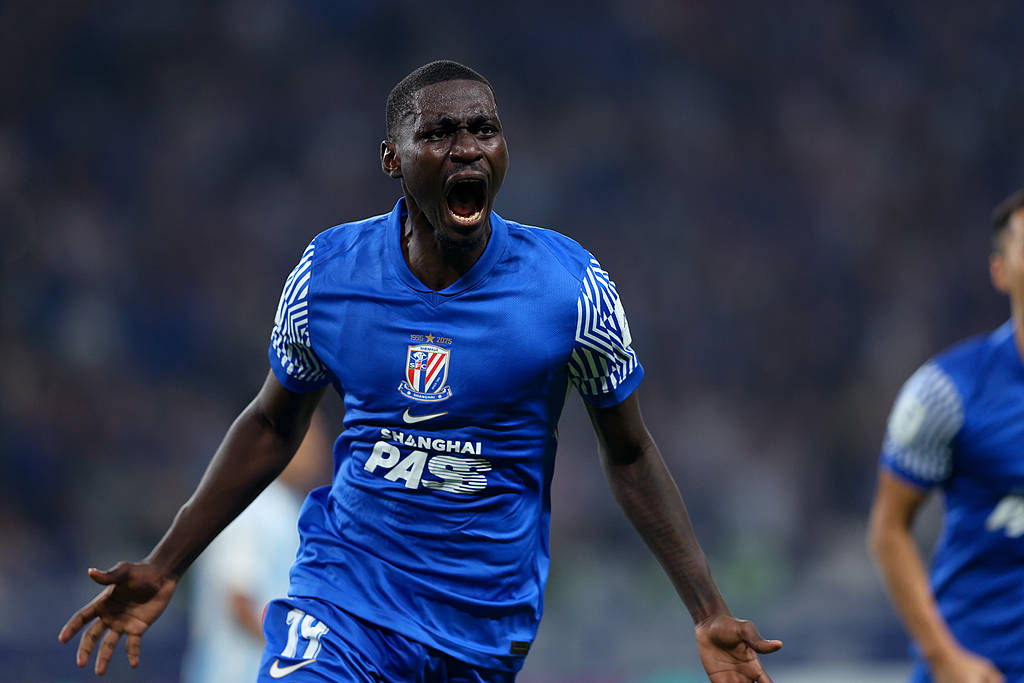 两轮不胜！亚冠-阿苏埃破门+错失两单刀 申花疑遭漏判1-1蔚山