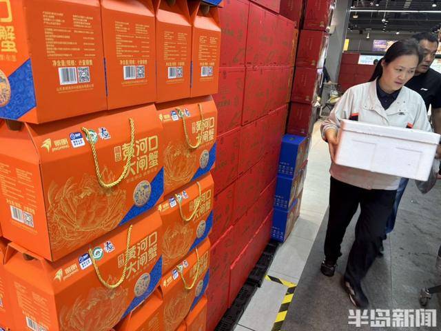 国庆假期梭子蟹大闸蟹成“香饽饽”