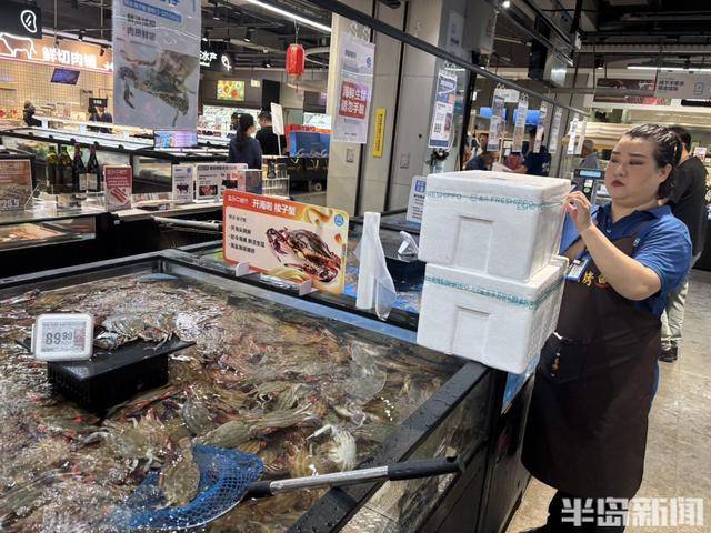 国庆假期梭子蟹大闸蟹成“香饽饽”