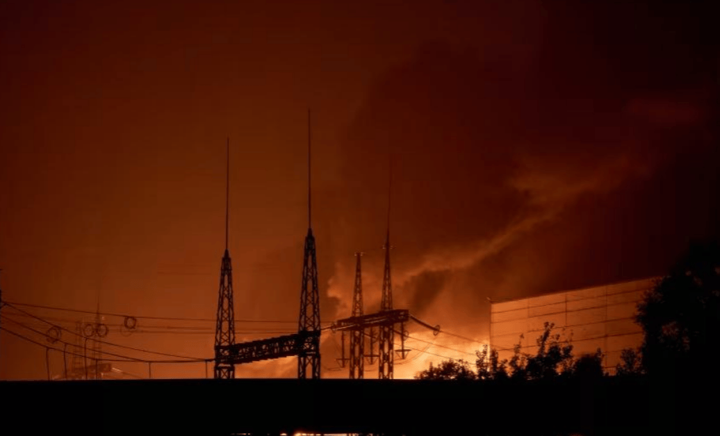 乌克兰被炸得“暗无天日”，泽连斯基骤感不妙，直指俄罗斯是故意“散播混乱的种子”