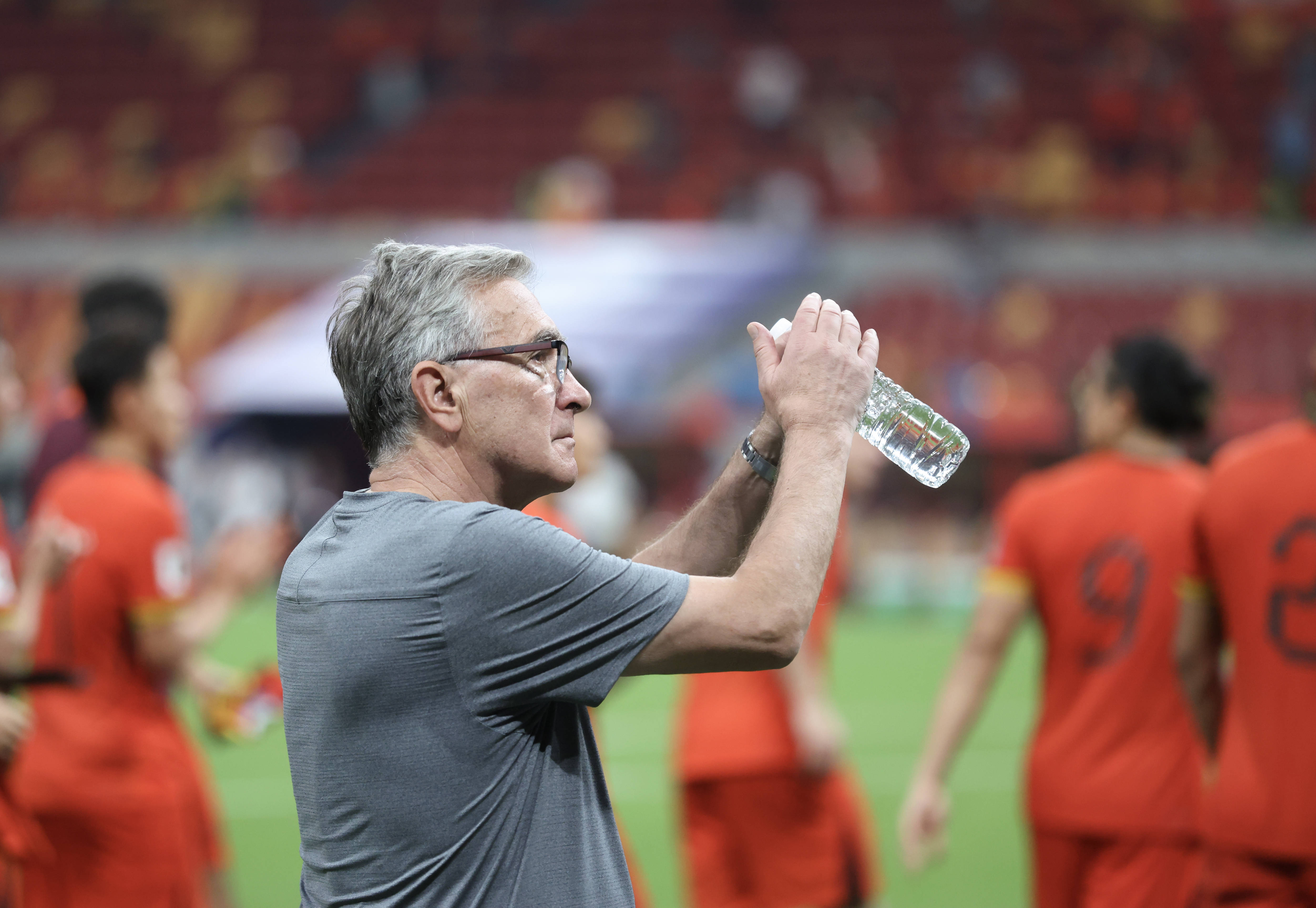 伊万复盘执教国足：0-7日本完全偏离想法 0-2后全队崩溃了