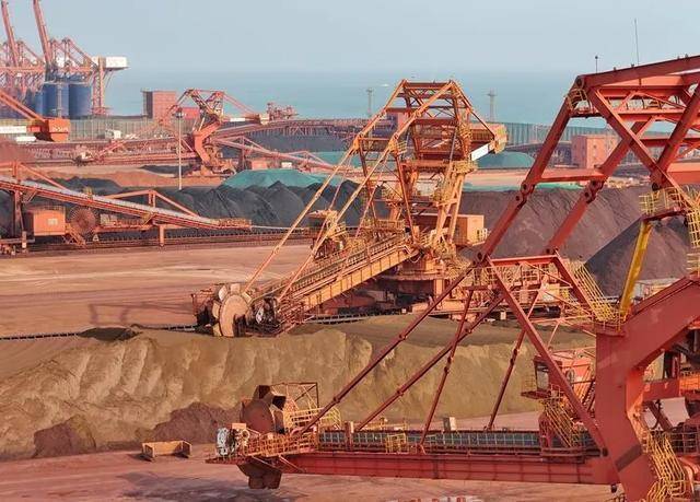 中国邻国联手挑衅，关键时刻，王毅直奔东盟，中方换了新打法