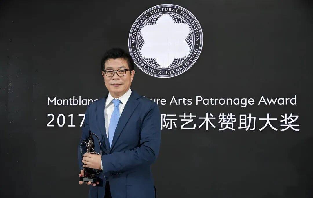 华谊兄弟被申请破产重整，900亿市值跌剩54亿，“中国迪士尼”的坠落比电影更残酷